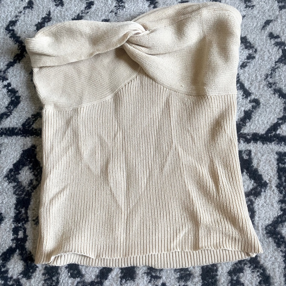 Good condition. Worn once. Strapless top